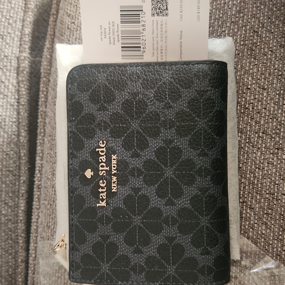 NWT Kate Spade Floral Black L-zip Wallet